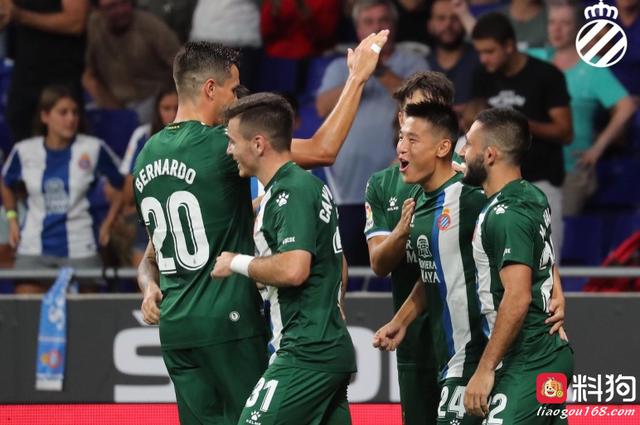  索肖边锋突破锐不可当，速度优势撕裂对手防线缺口